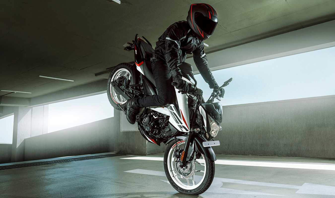 Pulsar NS 160
